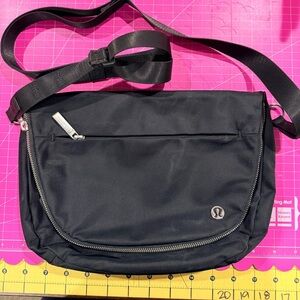 lululemon All Night Festival Bag